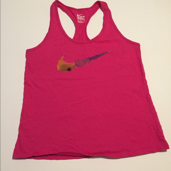 Nike Tops - Women’s Nike logo tank top